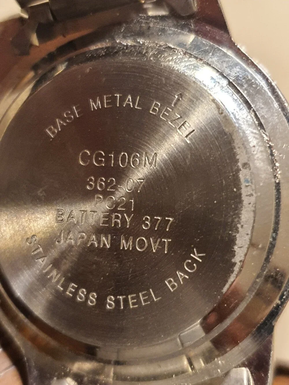 10/$20 CG Quartz Silver/Goldtone Stainless Steel Men's Watch